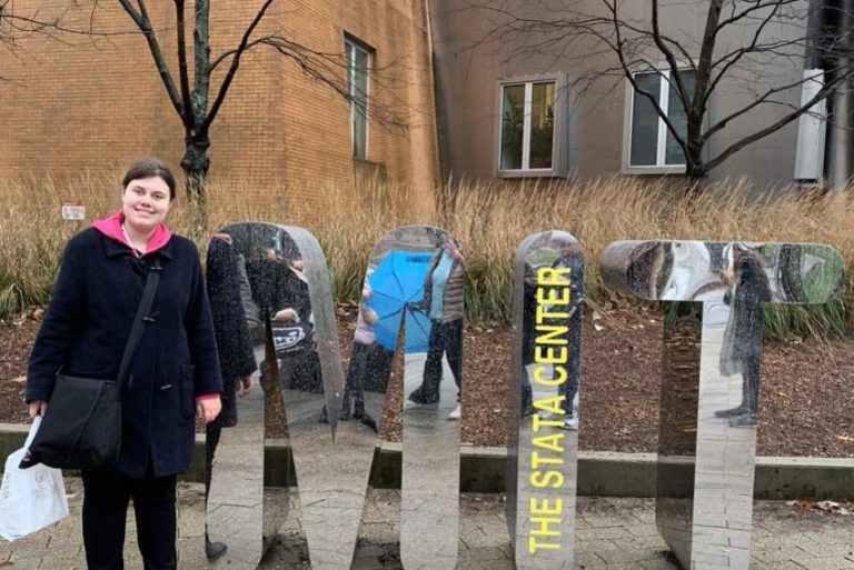 Bosanskohercegovački  dragulj – Melika Lošić na svjetskim smotrama znanja osvojila četiri zlatne i sedam srebrenih medalja