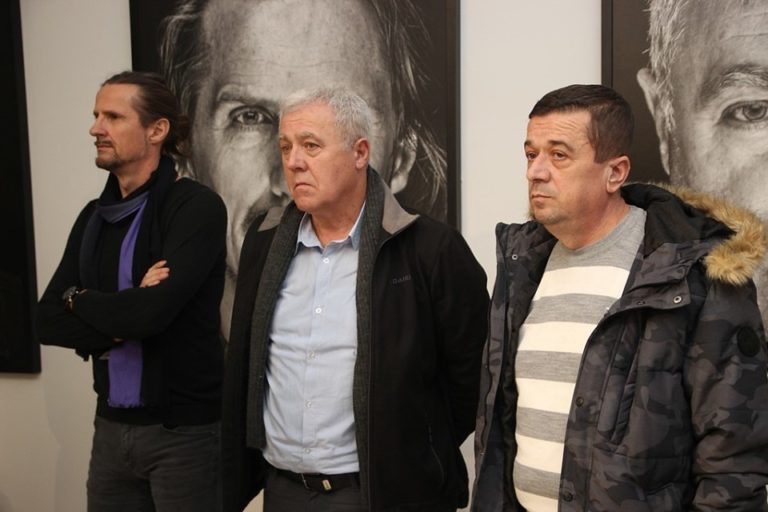 Izložba žrtava rata “Lično” na Mostu Mehmed-paše Sokolovića u Višegradu