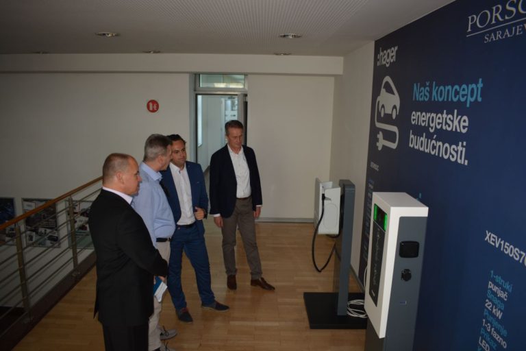 Stari Grad će prvi imati elektro-punjač za vozila bez naknade korištenja