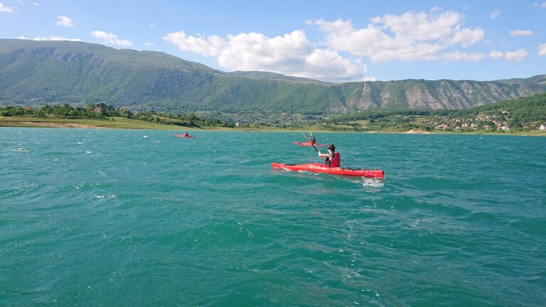 Mladi veslači iz Jablanice i Prozor-Rame „veslaju“ za bolju budućnost