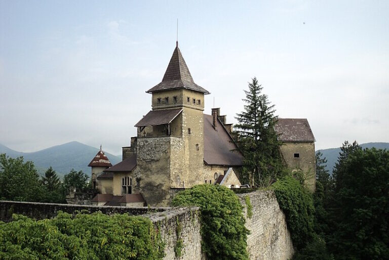 Tvrđava Ostrožac – spomenik prošlosti otvoren za lokalnu zabavu