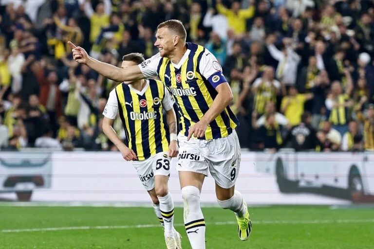 Džeko sa fantastičnim golom donosi pobjedu Fenerbahčetu protiv Adane Demirspora