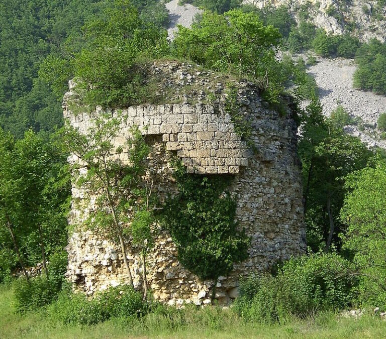 Zaboravljeni historijski dragulj – srednjovjekovni grad Rmanj