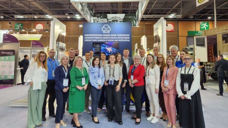 Uspjeh bh. namjenske industrije na sajmu u Parizu – Dogovoreni poslovi vrijedni desetine miliona KM